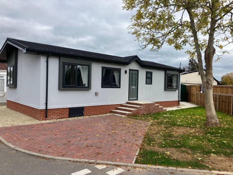 Oakgrove Waverton in Tewkesbury  - Lodge / Caravan 