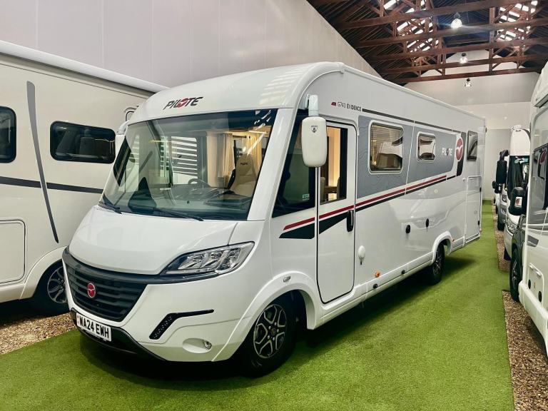 PILOTE EVIDENCE G740 FGJ / A CLASS / 9 SPEED AUTOMATIC / 2024 / GARAGE MOTORHOME