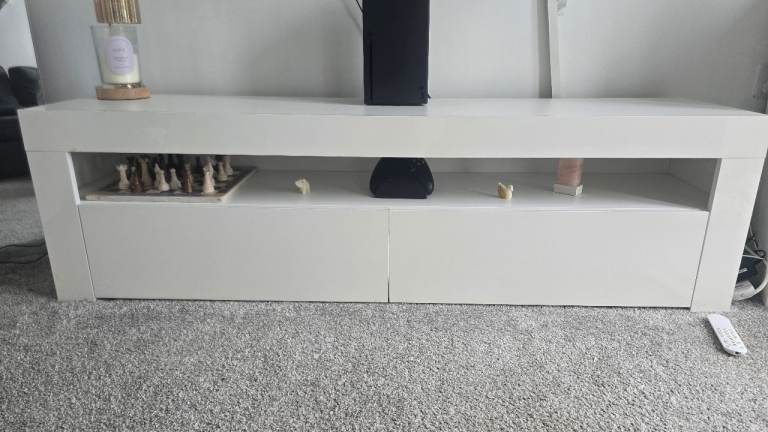 Tv unit 155cm SOLD