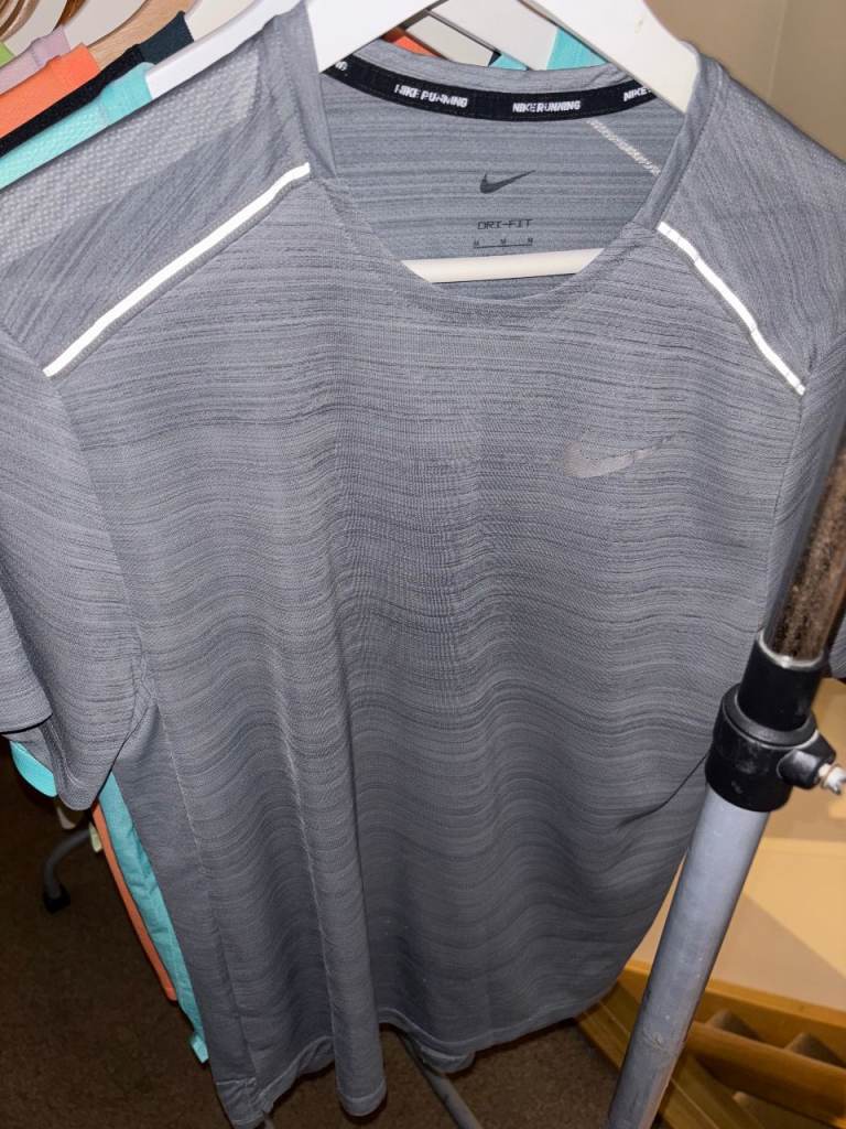 14x Nike & Under Armour Tops. S & M. Excellent Condition. Cost £35-£45 each, accept £8/£10 each