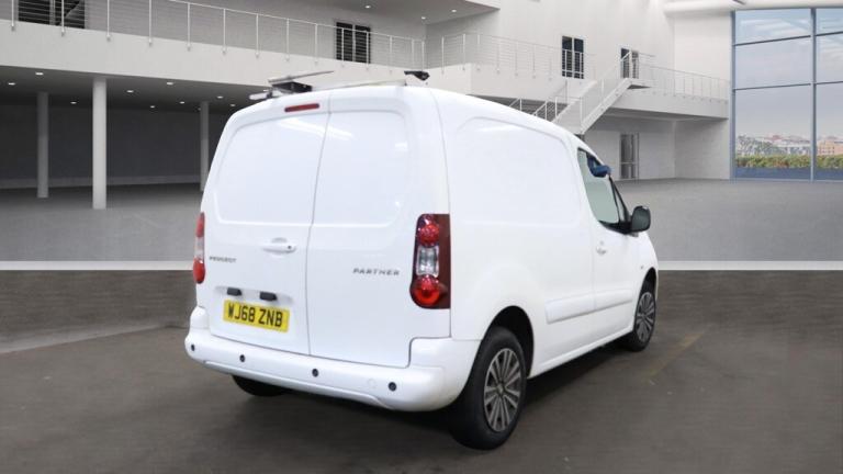 2018 Peugeot Partner 850 1.6 BlueHDi Professional - NO VAT TO PAY - SAT NAV - LOW MILES  PANEL VA...