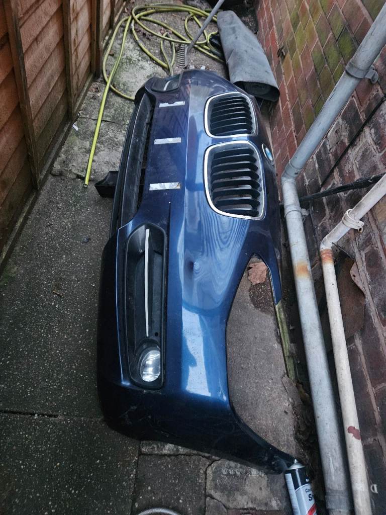 Bmw 1 series 2014 plate se front bumper complete in blue met  age related marks