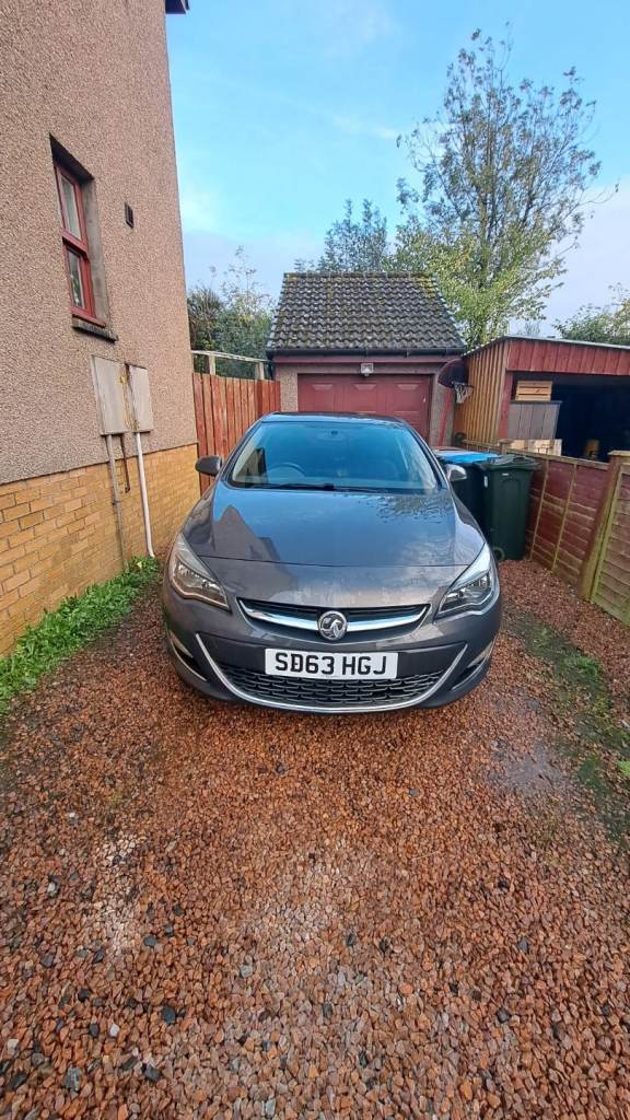 NEW PRICE Vauxhall Astra - grey, manual, 5 doors