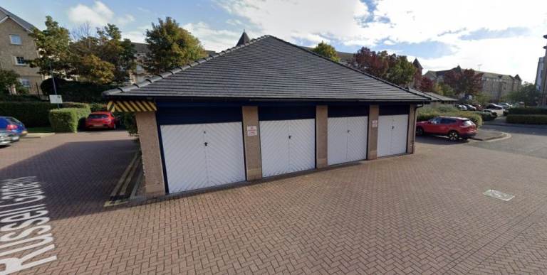 RUSSELL GARDENS GARAGE FOR LET EDINBURGH EH12