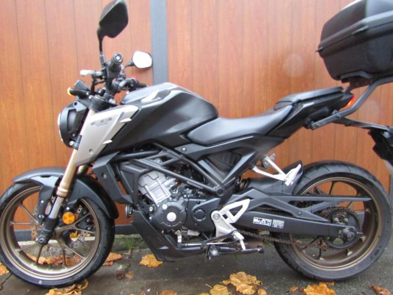 HONDA CBF125 R *FORMER KEEPERS 1* 11400 MILES * FULL HISTORY *MANY NEW PARTS*