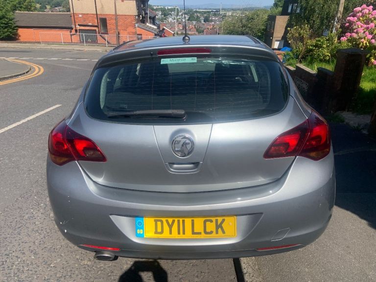 Vauxhall, ASTRA semi auto Hatchback, 2011, Other, 1956 (cc), 5 doors