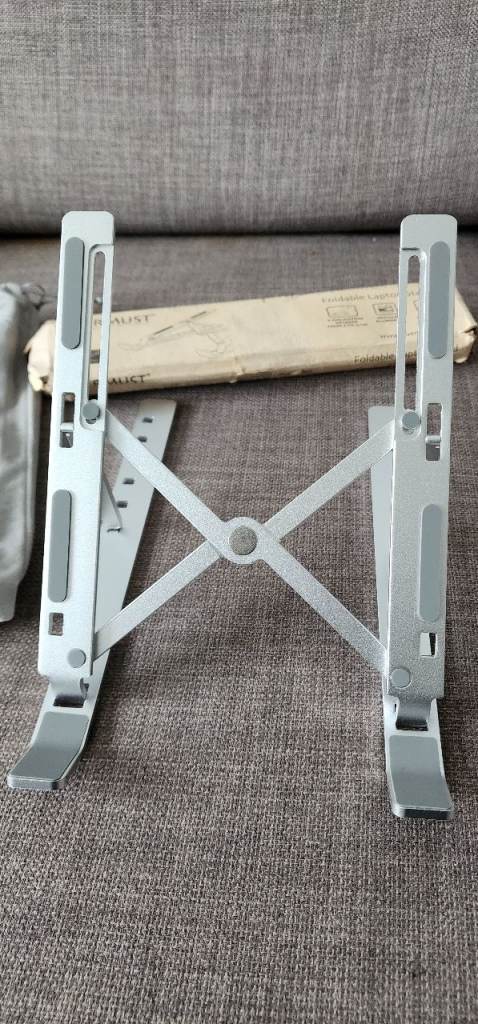 Laptop tablet stand