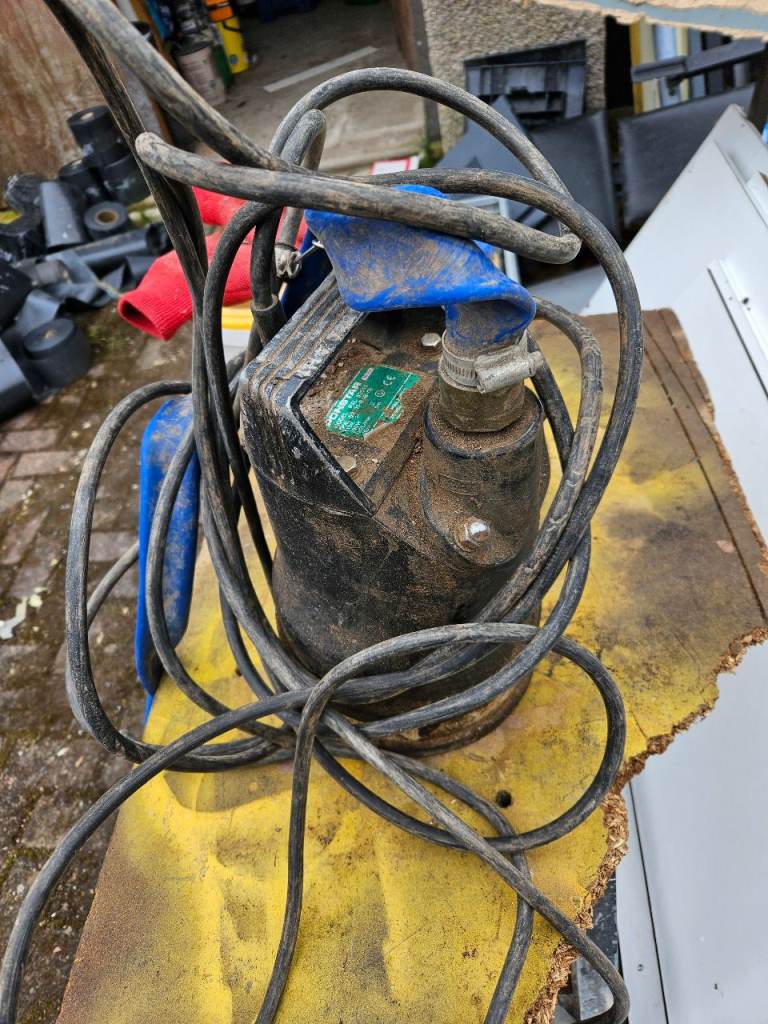 Submersible Water Pump – Used Condition
