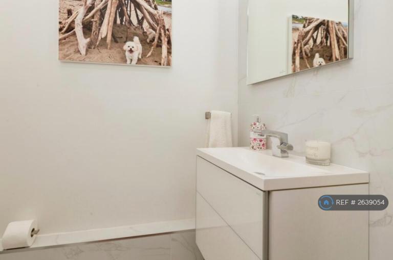 2 bedroom flat in Westhorpe House, Marlow, SL7 (2 bed) (#2639054)