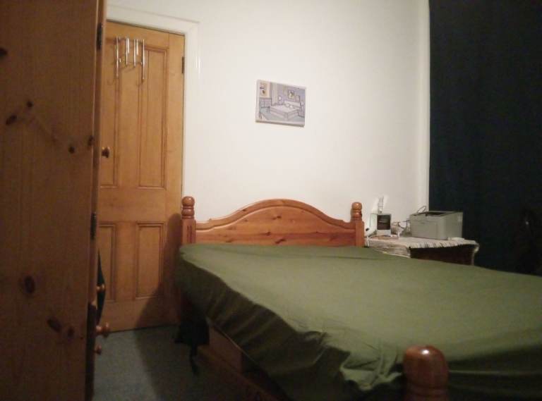 Double room in quiet flat in Morningside 