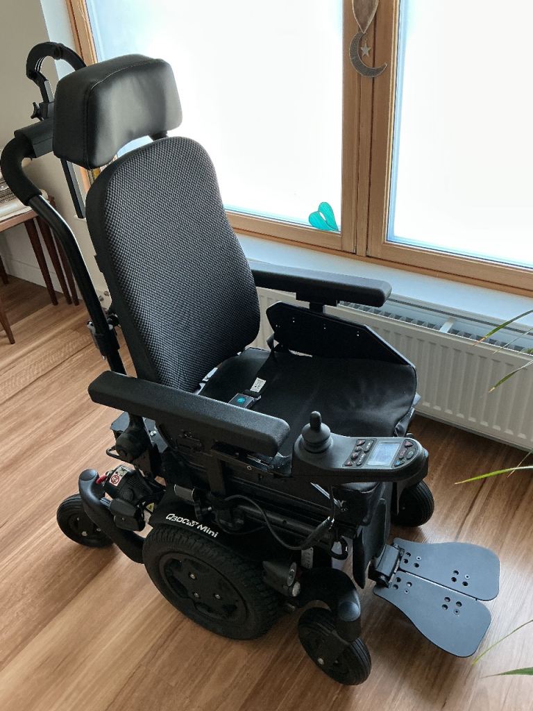 Sunrise Medical Q300 Mini Power Wheelchair £2950 ono