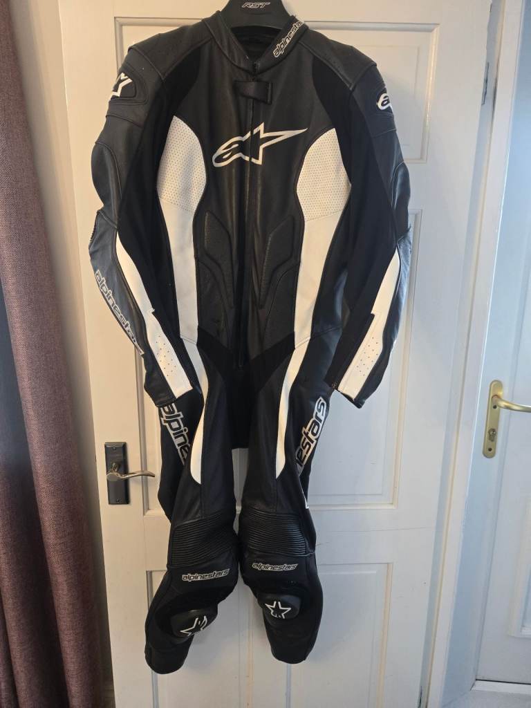 Apinestars Motorbike Leather Suit 