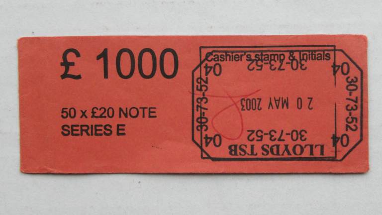 COLLECTABLE PAPER NOTE MONEY BAND £1000 50x£20 SERIES E LLOYDS STAMPED 20/5/2003