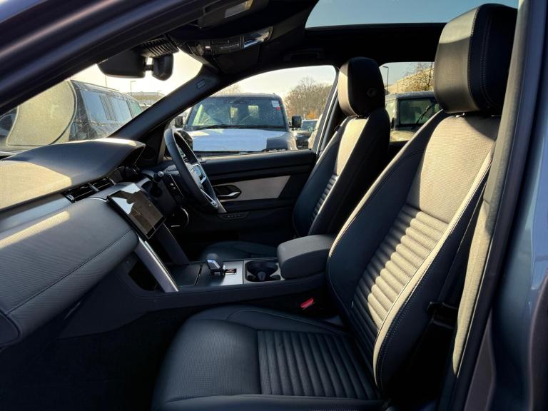 2025 Land Rover Discovery Sport 2.0 D200 Dynamic SE 5dr Auto [7 Seat] ESTATE DIESEL Automatic