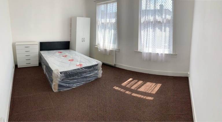 🏠 Double Room | In Seven Kings | All Bills Included | Available Now 🤍
