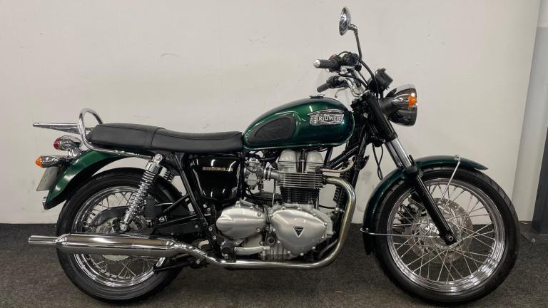 TRIUMPH BONNEVILLE ** LOW MILEAGE - CENTRE STAND - 12 MONTH MOT **