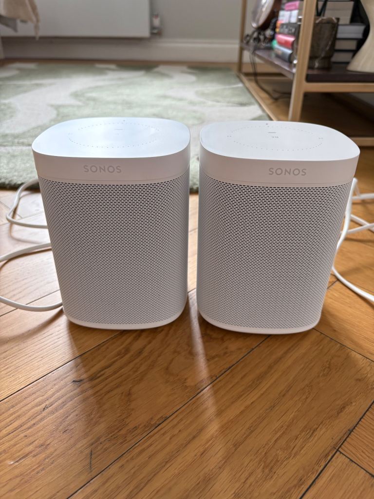 Pair of White Sonos Speakers – Excellent Condition
