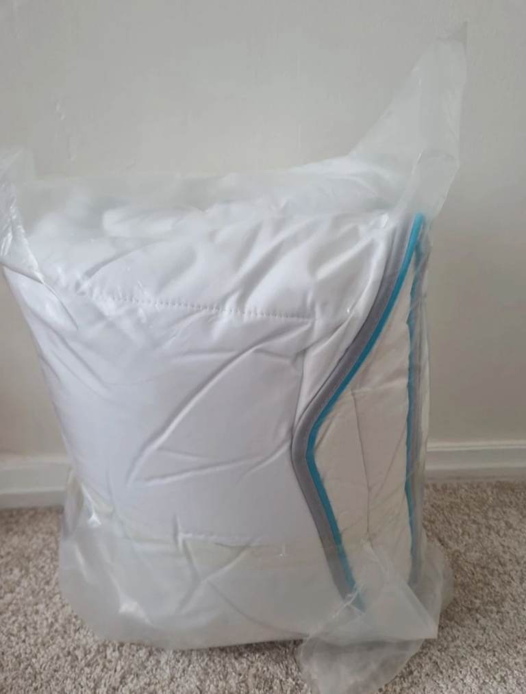 NEW Simba hybrid duvet double size