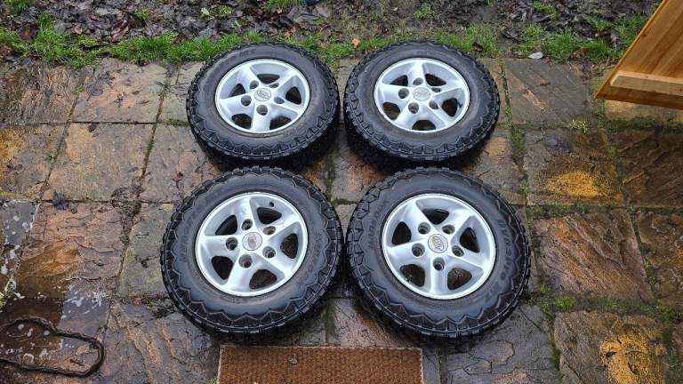 Land Rover Defender / Discovery wheels and tyres