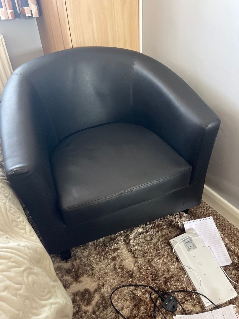 Dark Brown Leather Tub Chair – Good Condition