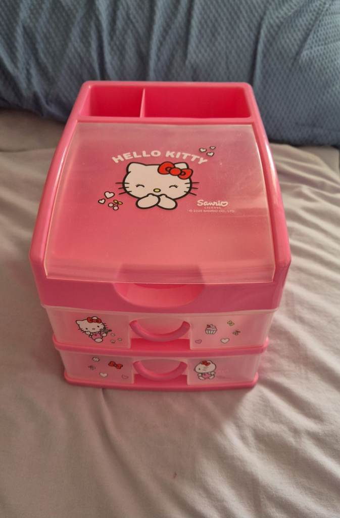 Hello kitty box 