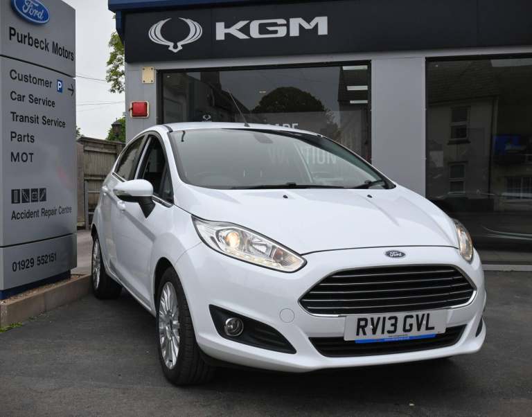 2013 Ford Fiesta 1.6 Titanium Powershift Euro 5 5dr HATCHBACK Petrol Automatic