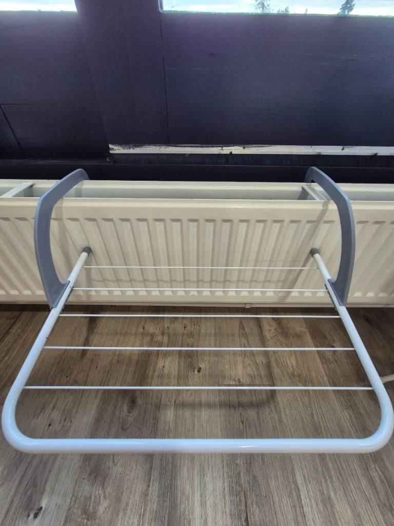 Radiator Airer Clothes Drying Rack – Grey and White, Good Condition