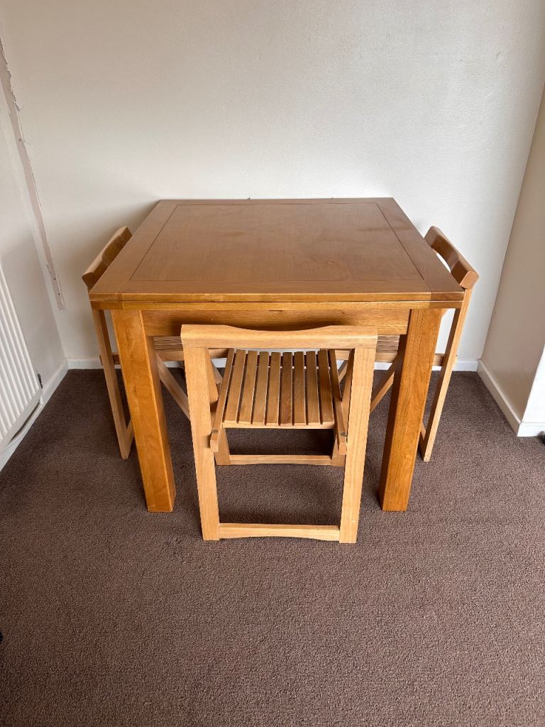 Extendable Wooden Dining Table