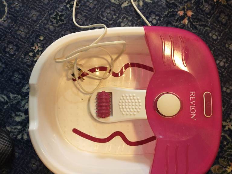 Revlon RVFB7021 Pediprep Foot Spa with Relaxing Bubbling Massage