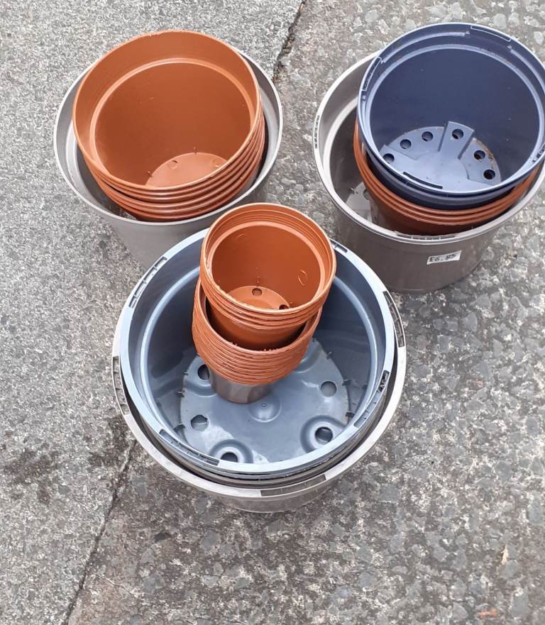 Various Plastic Garden Plant Pots – Good Condition