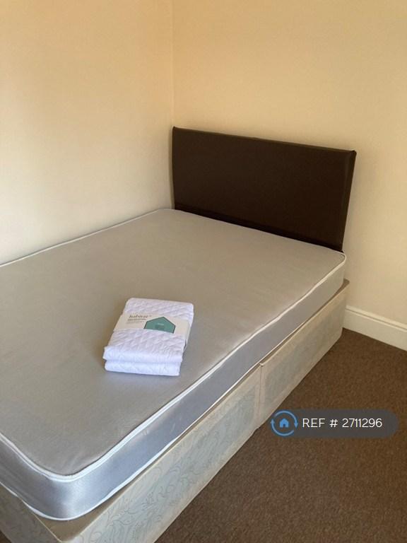 2 bedroom flat in Tennyson Road, Southampton, SO17 (2 bed) (#2711296)