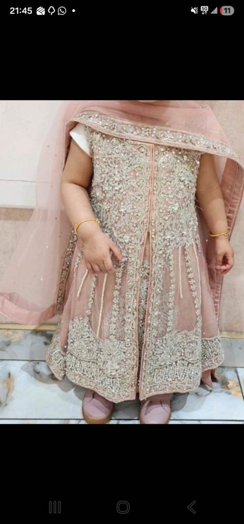 Girls Pink Embroidered Pakistani/Indian Dress – As New