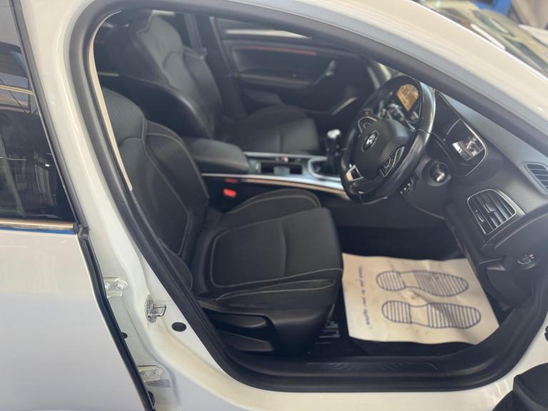 2018 Renault Megane 1.2 TCe Dynamique Nav Euro 6 (s/s) 5dr HATCHBACK Petrol Manual