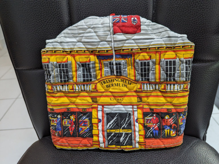 TRIMINGHAM BERMUDA PADDED INSULATED TEA COSY 29cm W x 26cm H