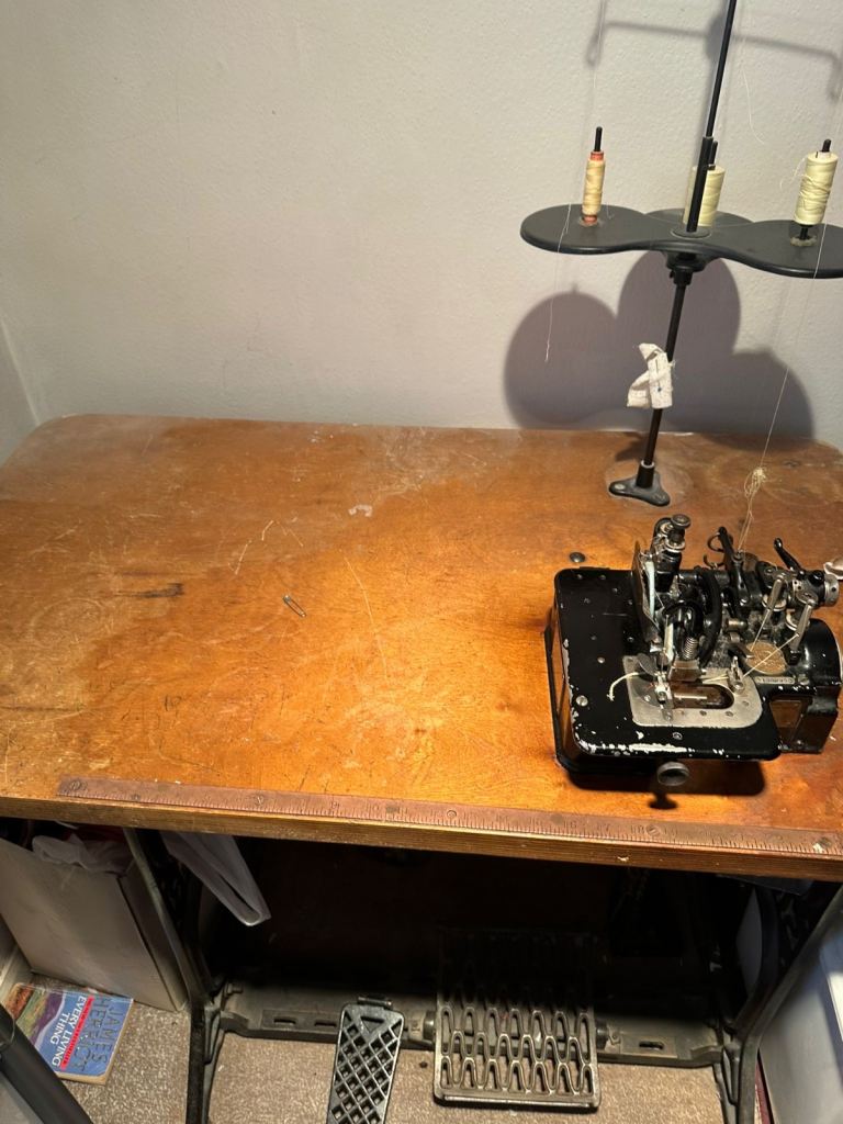 Willcox & Gibbs Industrial Overlock Three Thread Sewing Machine & Table 