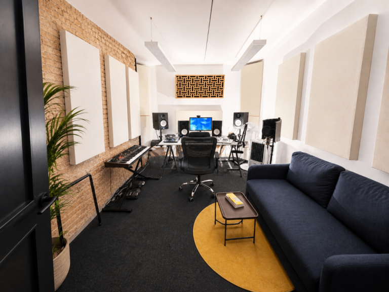 Music Studio | Soundproofed Room | Podcast to rent in Hackney Central E8