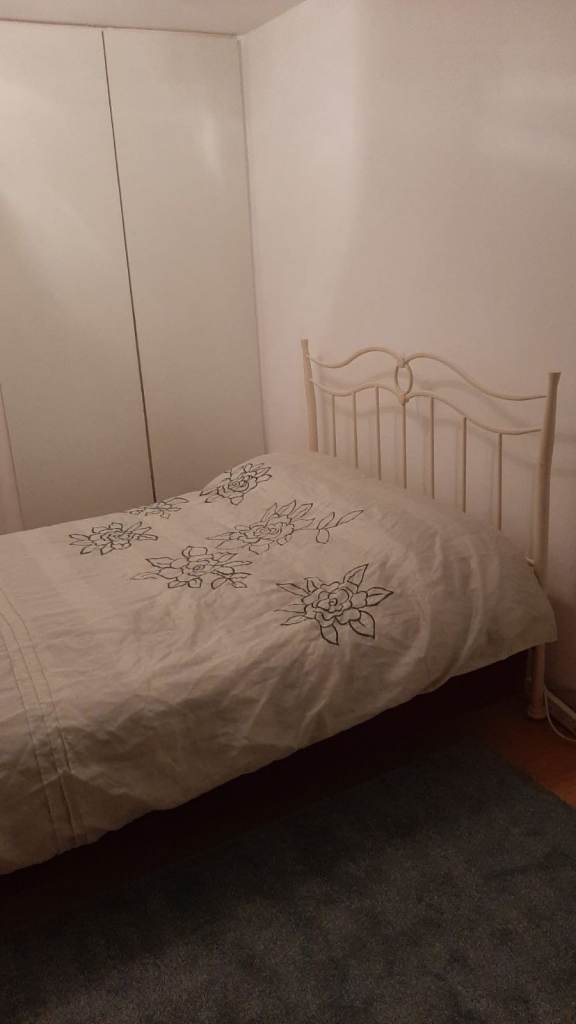 Spacious & Cosy Double Room For Rent AT NG31 7NL