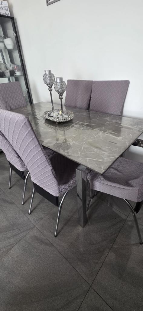 Dining table and chairs set
