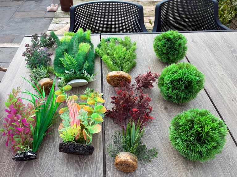 Artificial Aquarium Plant Decorations - Assorted Sizes & Colours