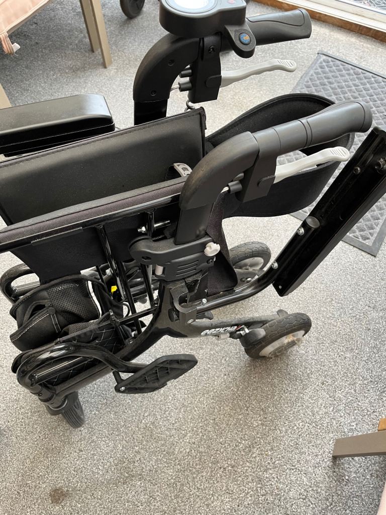 Electric rolator/chair by eezychair