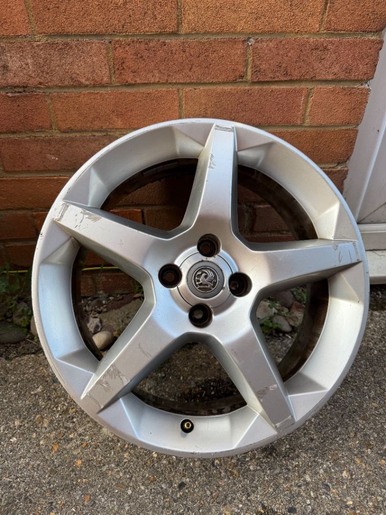 Wouxhall Tigra ALLOY WHEEL R17