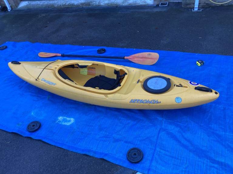 KAYAK APPROACH 90 WITH OPERABLE KEEL & RUDDER. HAVE OTHER KIT AVAILABLE ALSO - See Other Lists'
