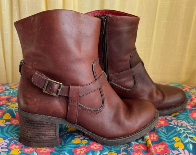 Clarks Chunky Heel Brown Leather Biker Style Boots UK 5.5 / EU 38.5