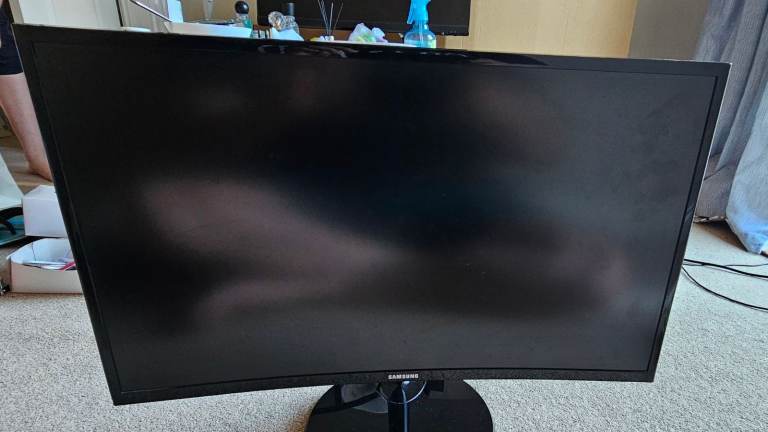 Samsung Curved Monitor C27F390FH – Good Condition