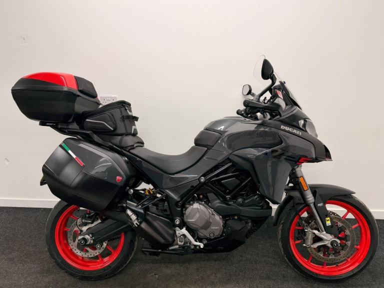 DUCATI MULTISTRADA V2'S ** 12 MONTH MOT - FULL LUGGAGE - WARRANTY ** 