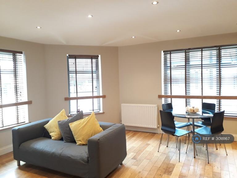 3 bedroom flat in Ferdinand Street, London, NW1 (3 bed) (#3018167)