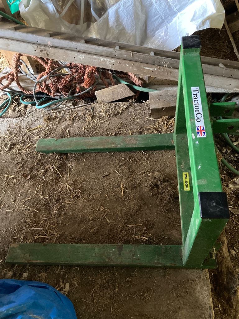 TractorCo British made pallet fork unit 3 point linkage VGC