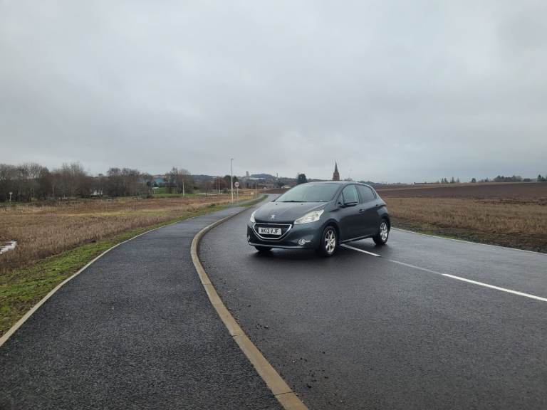 Peugeot, 208, Hatchback, 2013, Manual, 1398 (cc), 5 doors