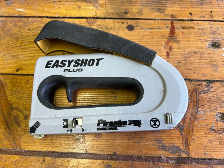 Black & Decker Easyshot Plus Staple Gun with box
