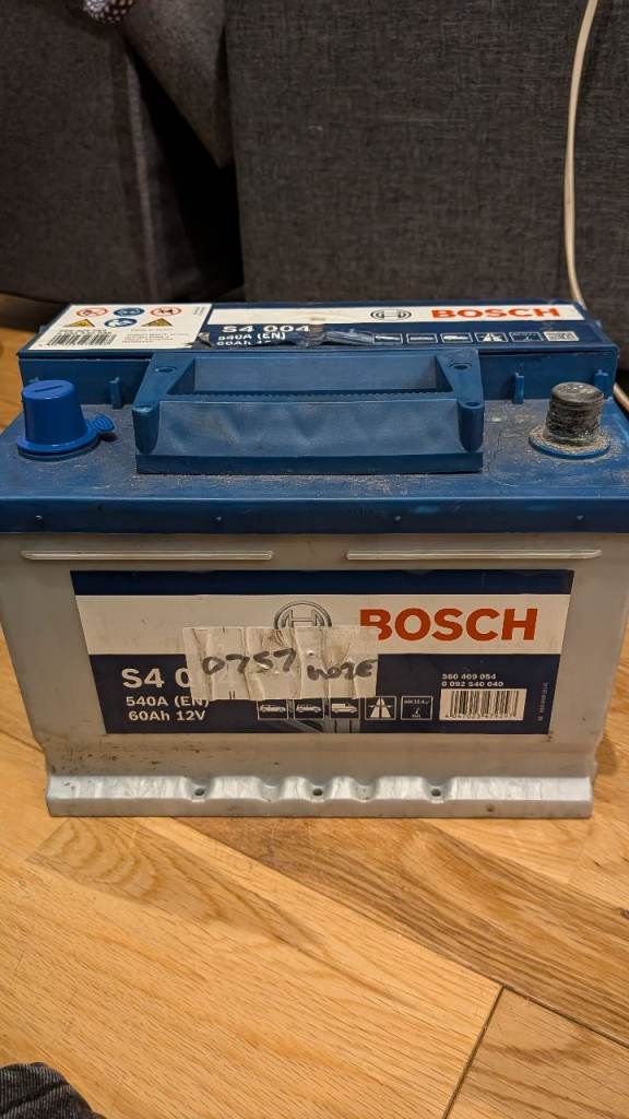 2x Bosch Car Batteries (S4 004 & S4 024) – 12V 60Ah 540A